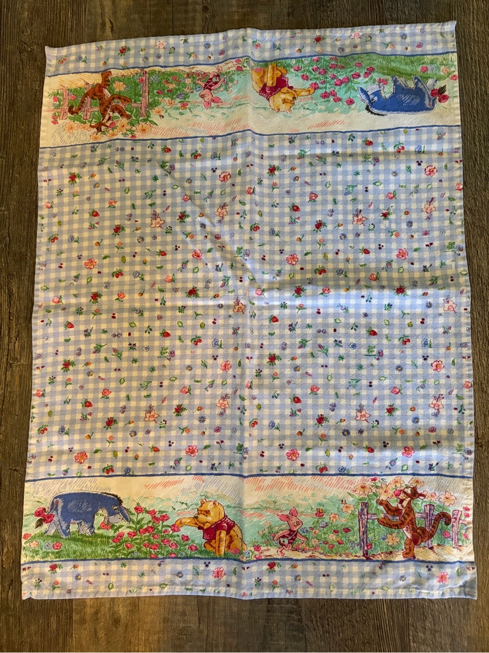 Vintage Winnie the Pooh kitchen towel 19x25” 100% Cotton